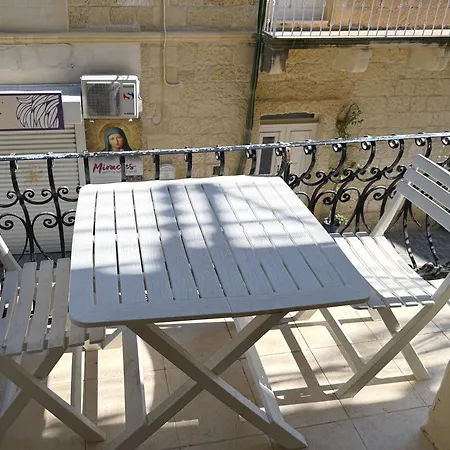 Public Square View House Near Citadella * Victoria