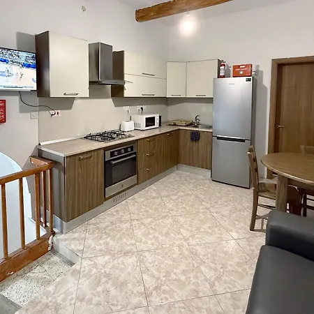 Public Square View House Near Citadella Apartman *