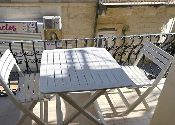 Public Square View House Near Citadella * Victoria