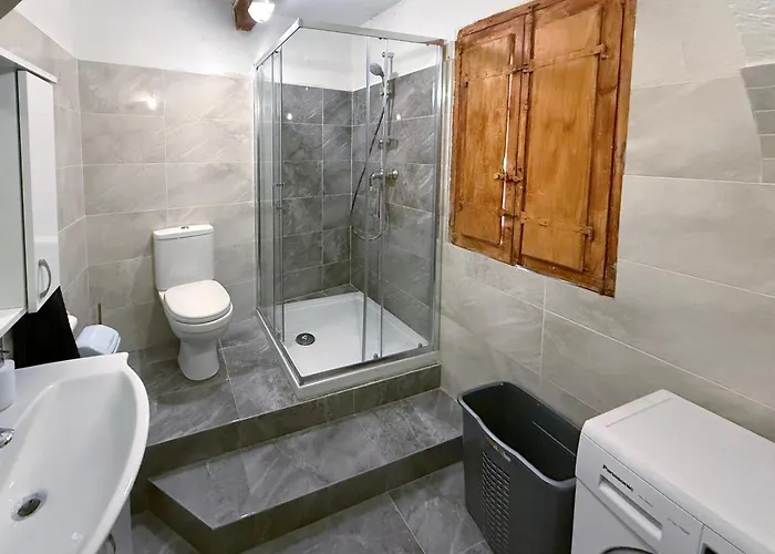 Public Square View House Near Citadella * Victoria