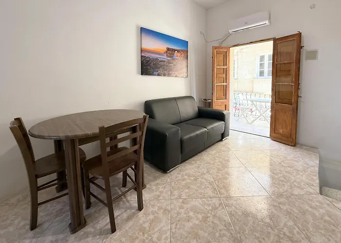 Apartamento Public Square View House Near Citadella Victoria